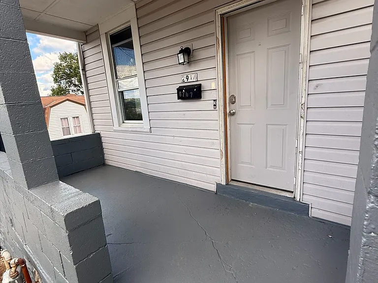 2914 Glasgow St — Photo 15