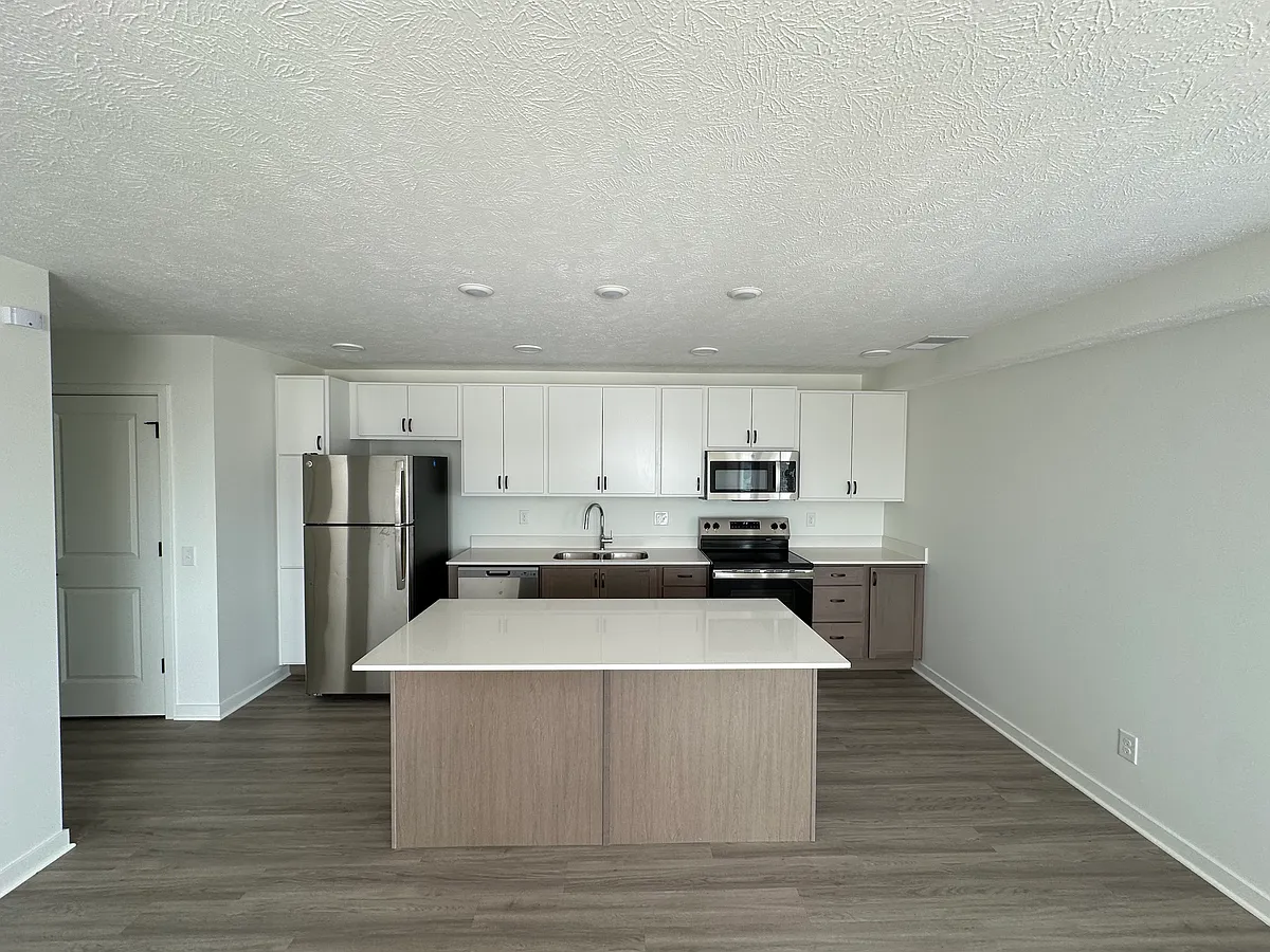 Building Photo - Foxtail Meadows
