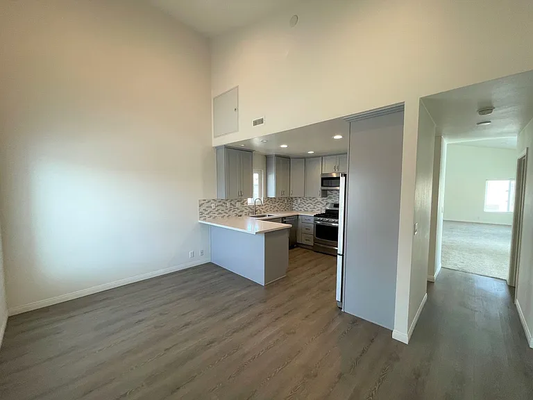 5344 Beachcomber St — Photo 7