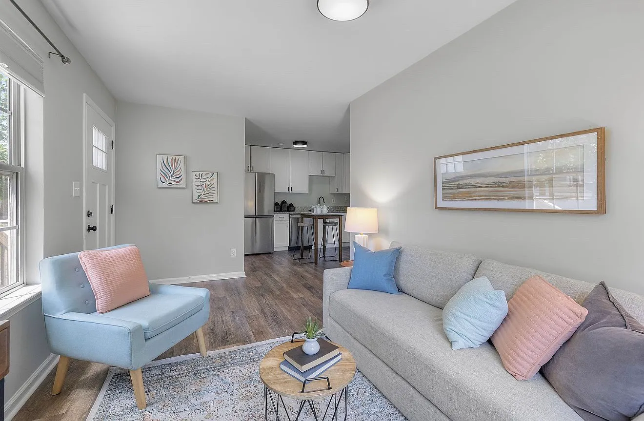 2 bed, 1300 sqft, $1,975 — Photo 2
