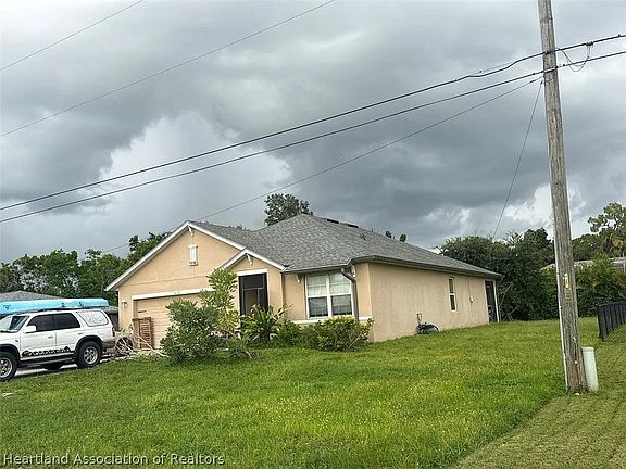 2nd image of 605 SW 7th Pl