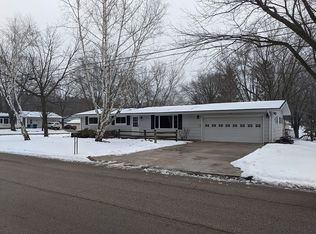 101 W Green Tree Rd, Clintonville, WI 54929