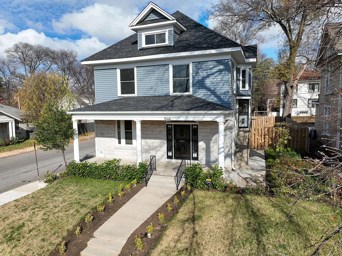 Building Photo - 1544 Court Ave #1