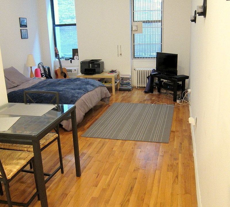 1st image of 424 E 75th St #1R