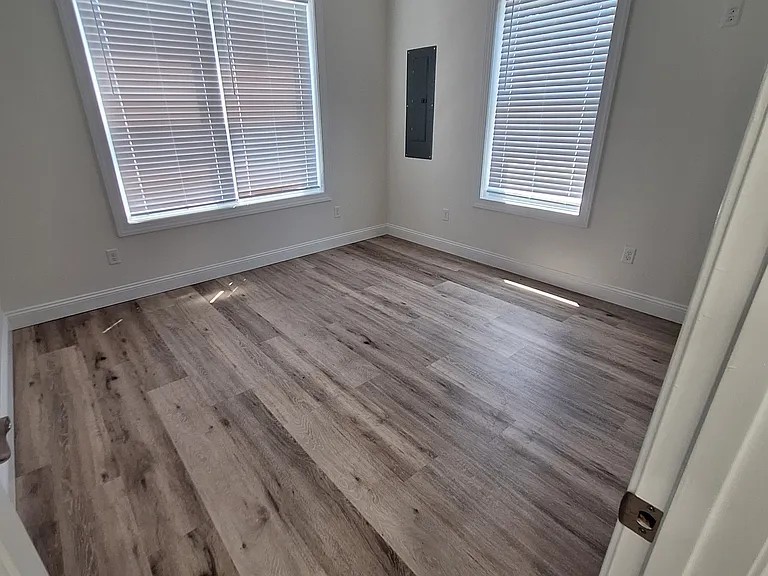9 Jefferson St — Photo 16