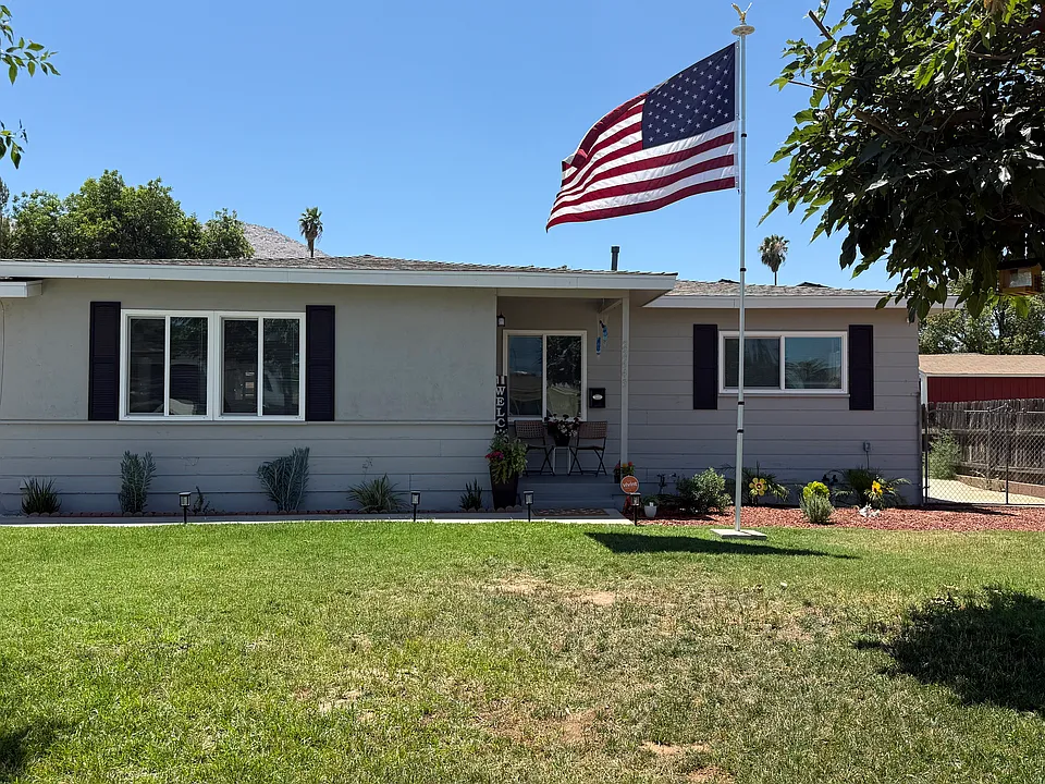 22643 Minona Dr
