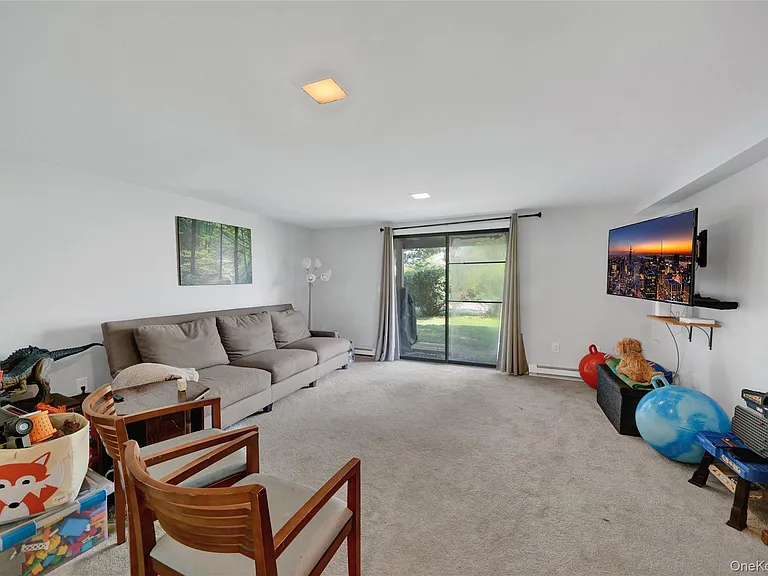1901 Village Dr — Photo 23