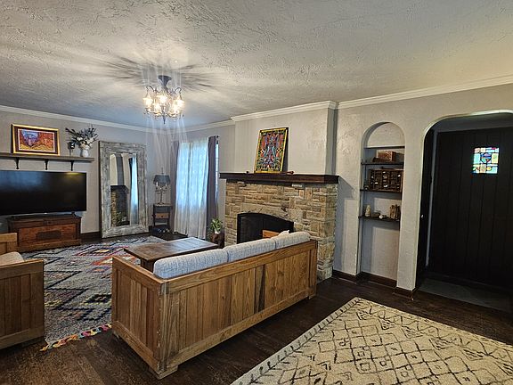 3rd image of 2921 Knowlson Ave