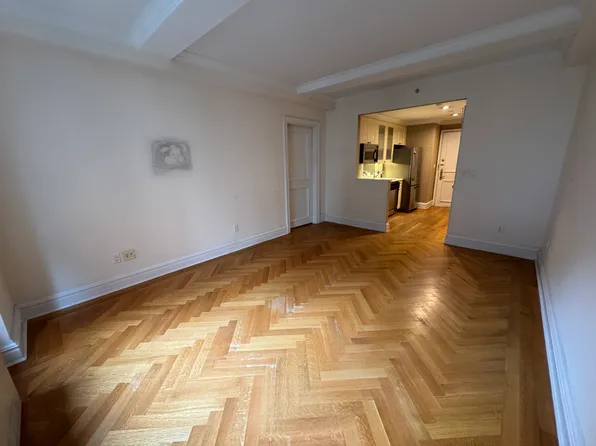 502 Park Avenue image 12 of 12