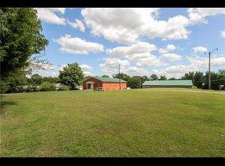 1840 N Main St, Tennessee Ridge, TN 37178