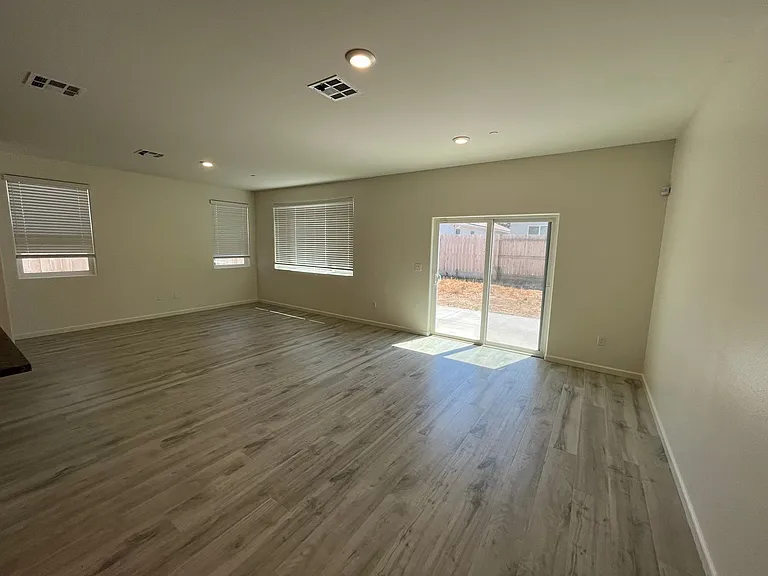 2240 S Lebec St — Photo 3