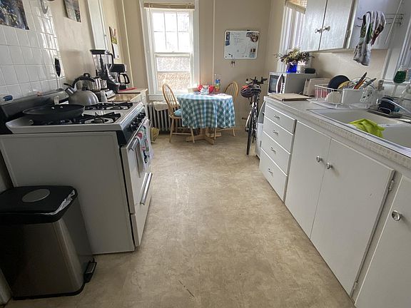 4th image of 715 E Harney St #2