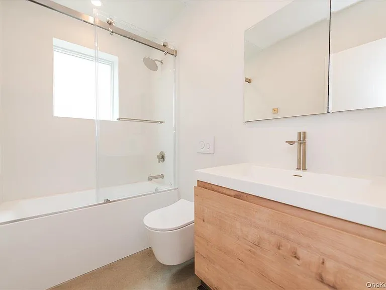 2105 Bay Blvd — Photo 21
