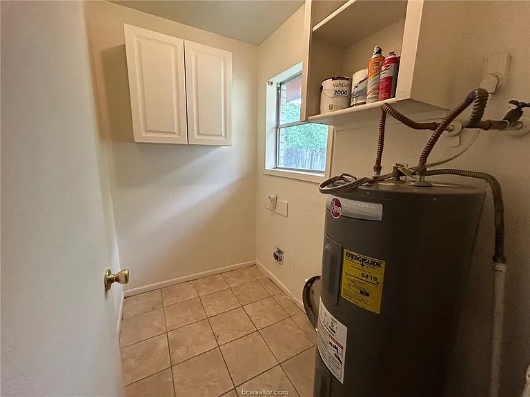 1913 Pine Tree Dr #A — Photo 11