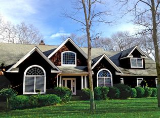 19 Turtle Pond Rd, Southampton, NY 11968