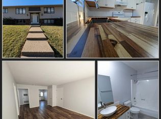 223 Carson St #4, Pella, IA 50219