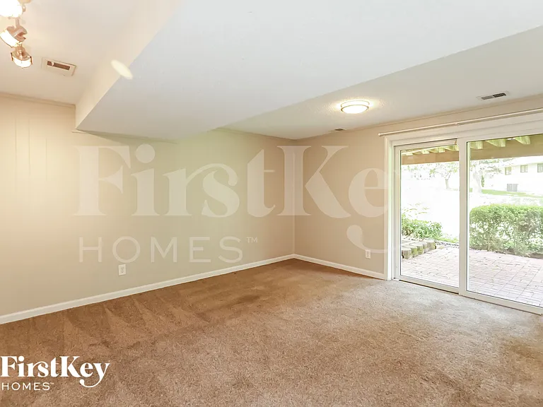 1111 Owen Dr — Photo 7