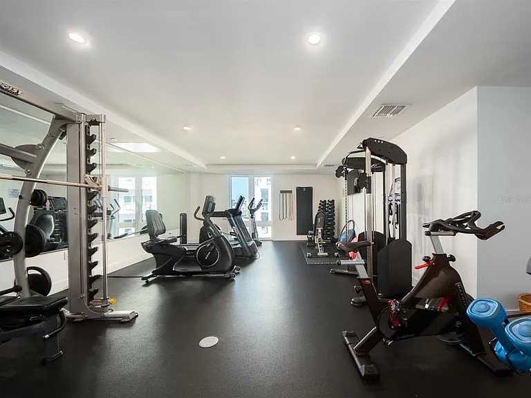 15 Avalon St #401 — Photo 32