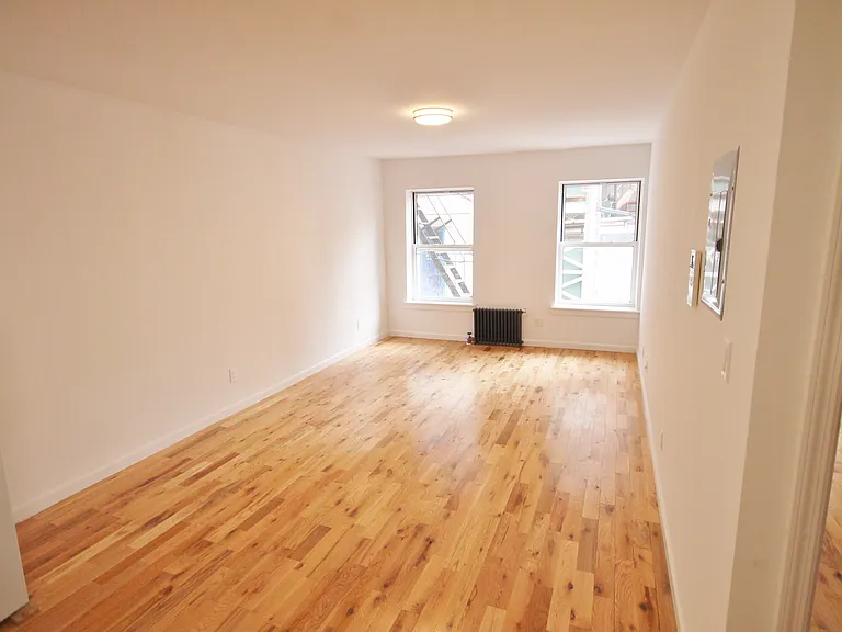 1562 3rd Ave #5 — Photo 1