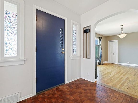 3rd image of 2037 W 18th Ave