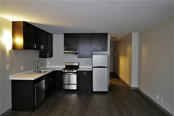 1671 N. Prospect Ave. — Photo 28