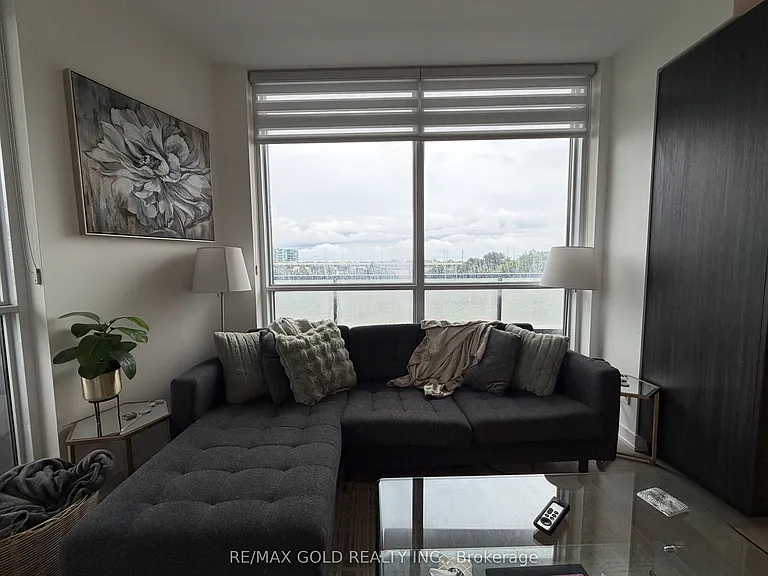 30 Ordnance St #403 — Photo 10