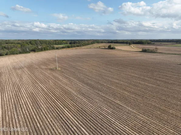 1 Houston Rd, Sumner, MS 38957