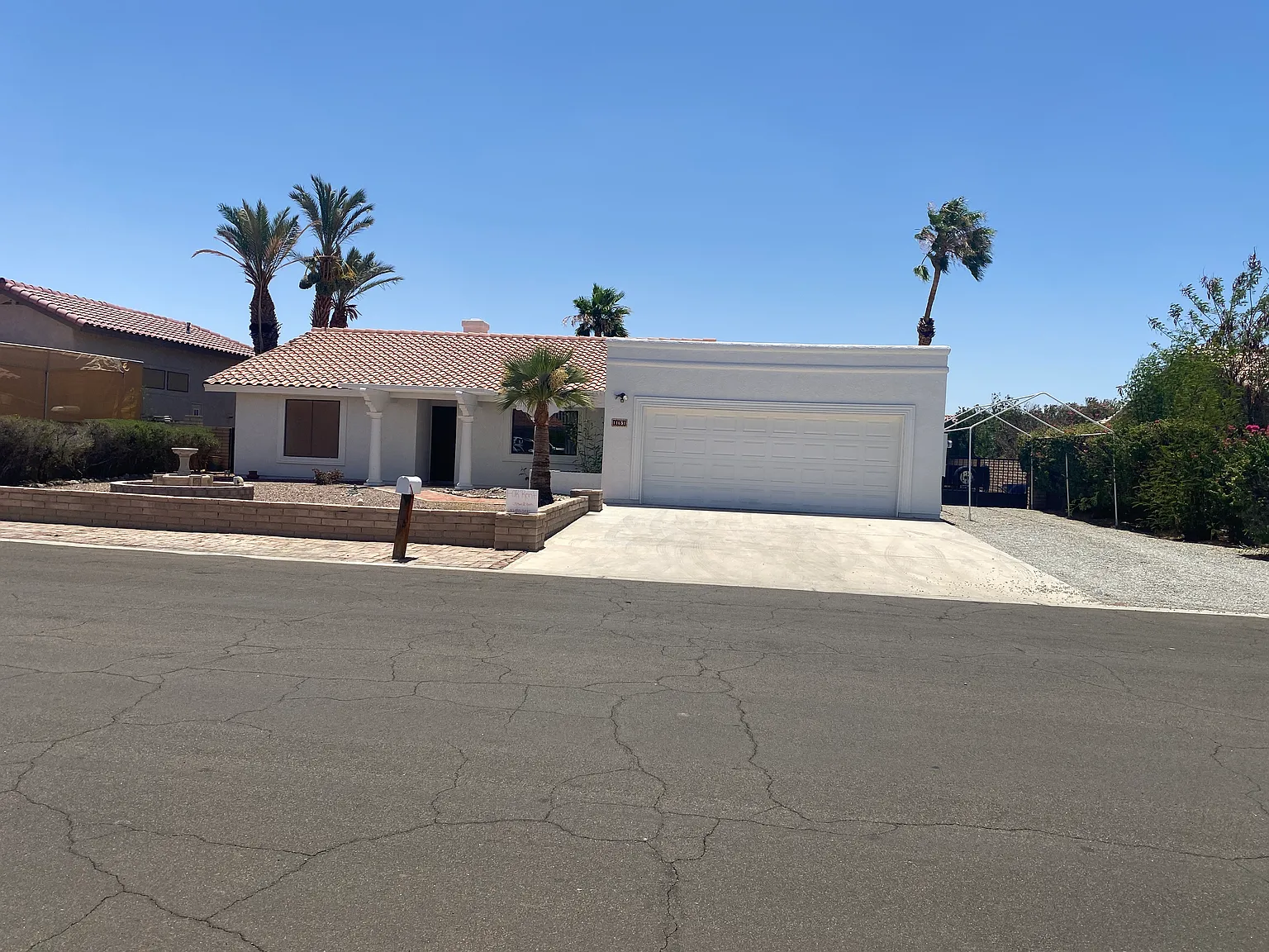 E Via Salida, Yuma — Photo 1