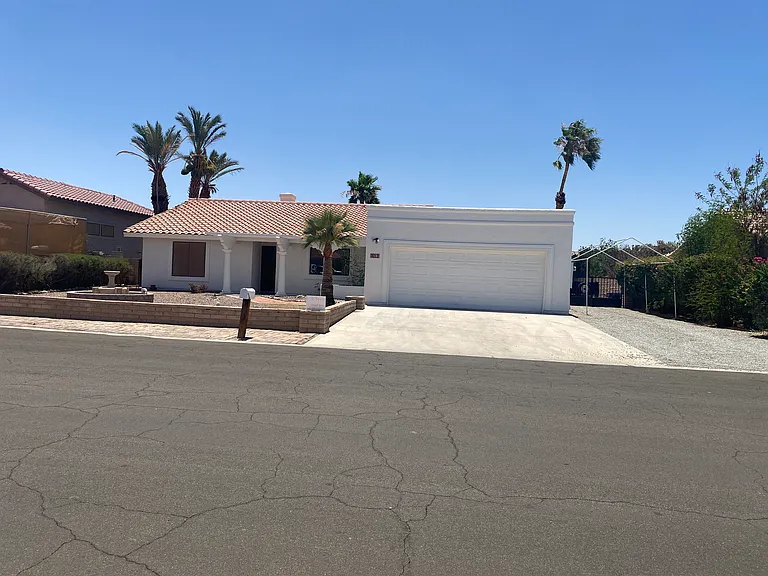 11651 E Via Salida — Photo 2