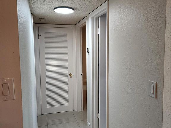 5th image of 5140 SW 40th Ave APT 26C