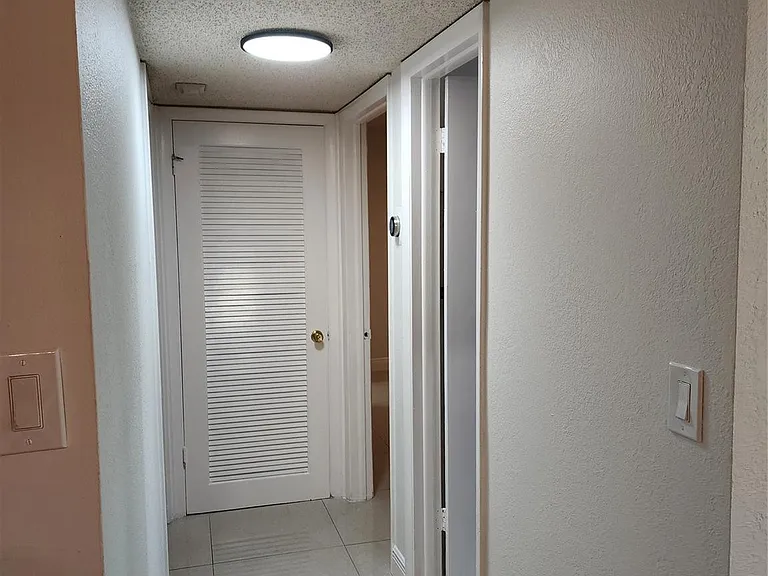 5140 SW 40th Ave #26C — Photo 5
