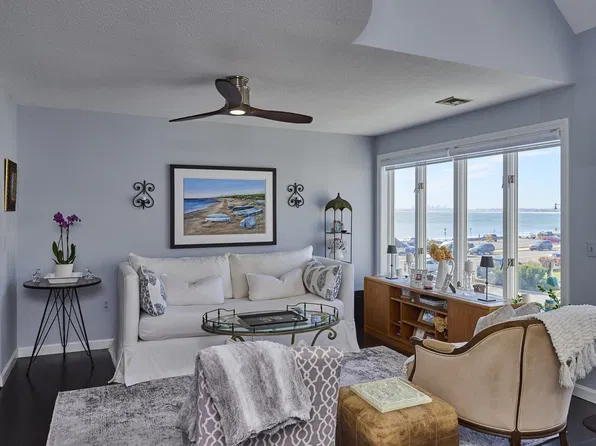 432 Humphrey St APT 27, Swampscott, MA 01907