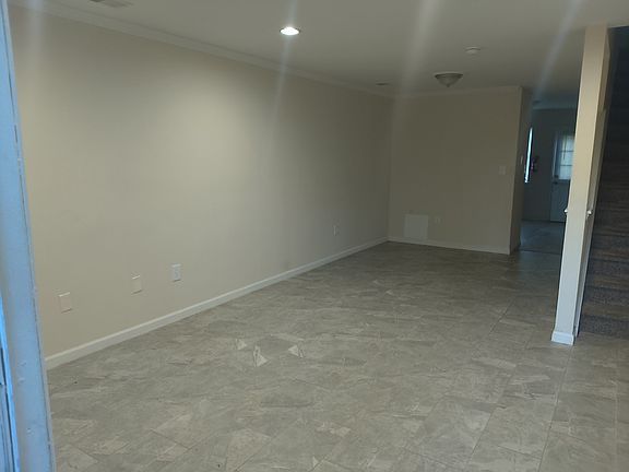 4th image of 11 Clarion Ln #1