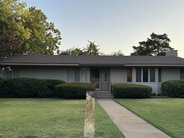 3224 17th St, Great Bend, KS 67530