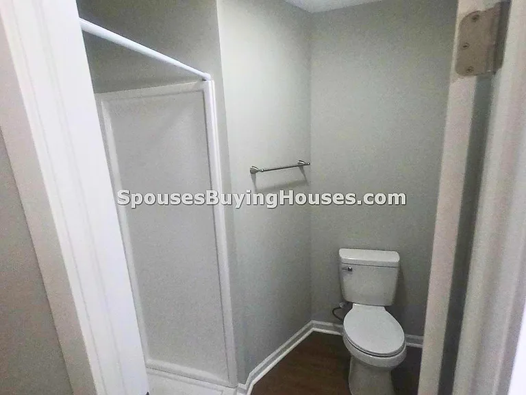 717-719 W 4th St #717 — Photo 16