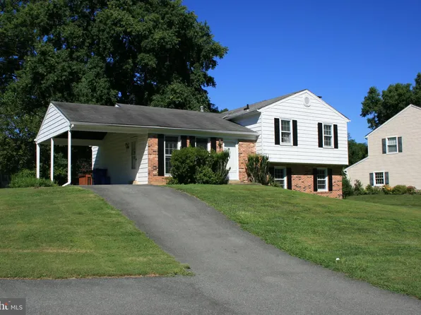 16200 Oak Meadow Dr, Rockville, MD 20855