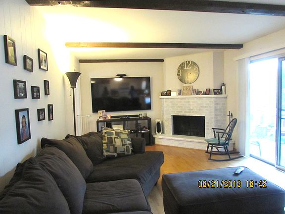5th image of 598 Bristol Ln