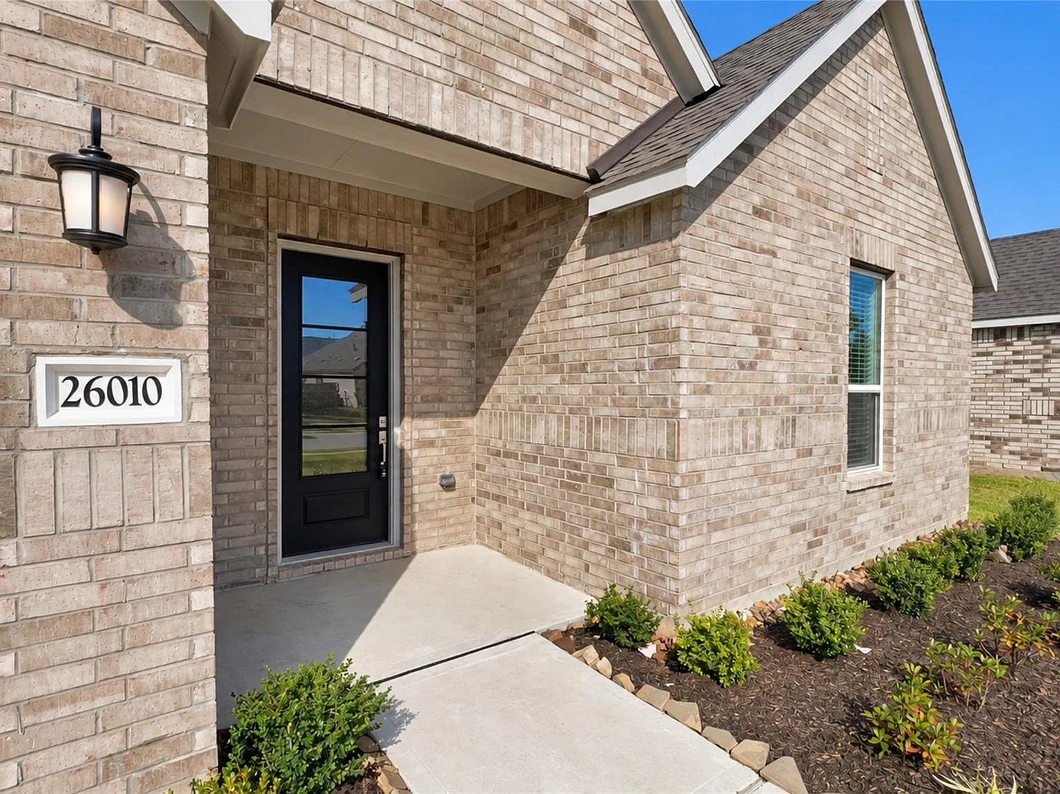 4 bed, 3.0 bath, 2743 sqft, $3,000 — Photo 3