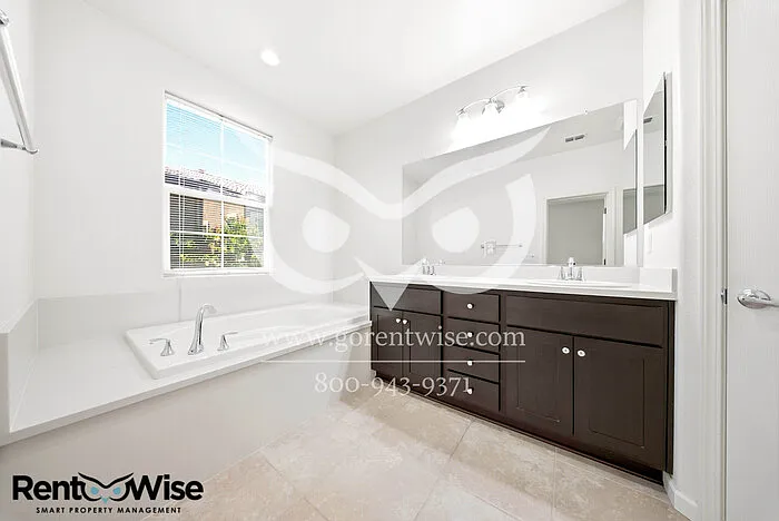 1583 Sylvia St — Photo 16