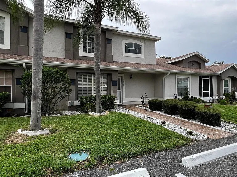 14426 Island Cove Dr — Photo 2