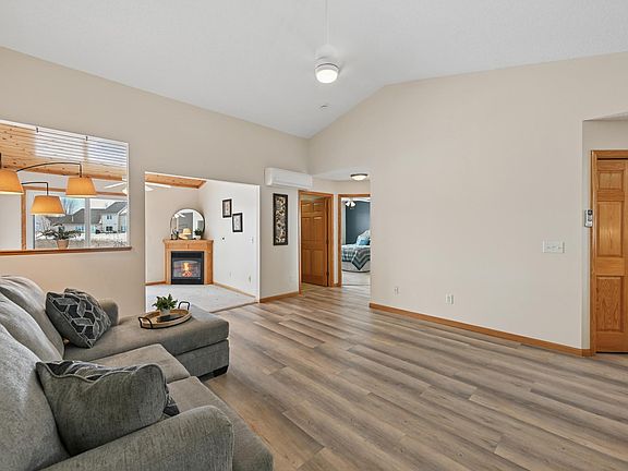 4th image of 5669 Lambert Ave NE