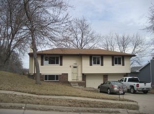 13324 Z St, Omaha, NE 68137