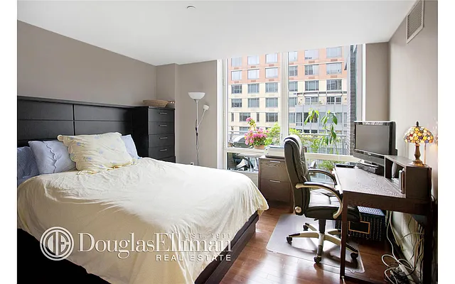 Sold by Douglas Elliman | media 25