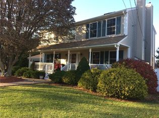 10 Mowry Rd, Smithfield, RI 02828