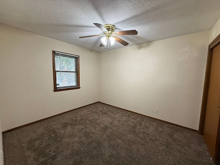 Grand Terrace Apartments — Photo 14