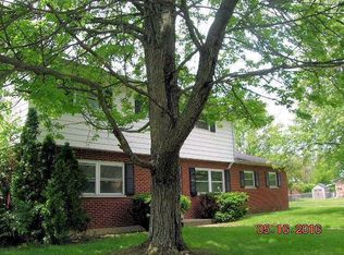 697 Danbury Rd, Cincinnati, OH 45240