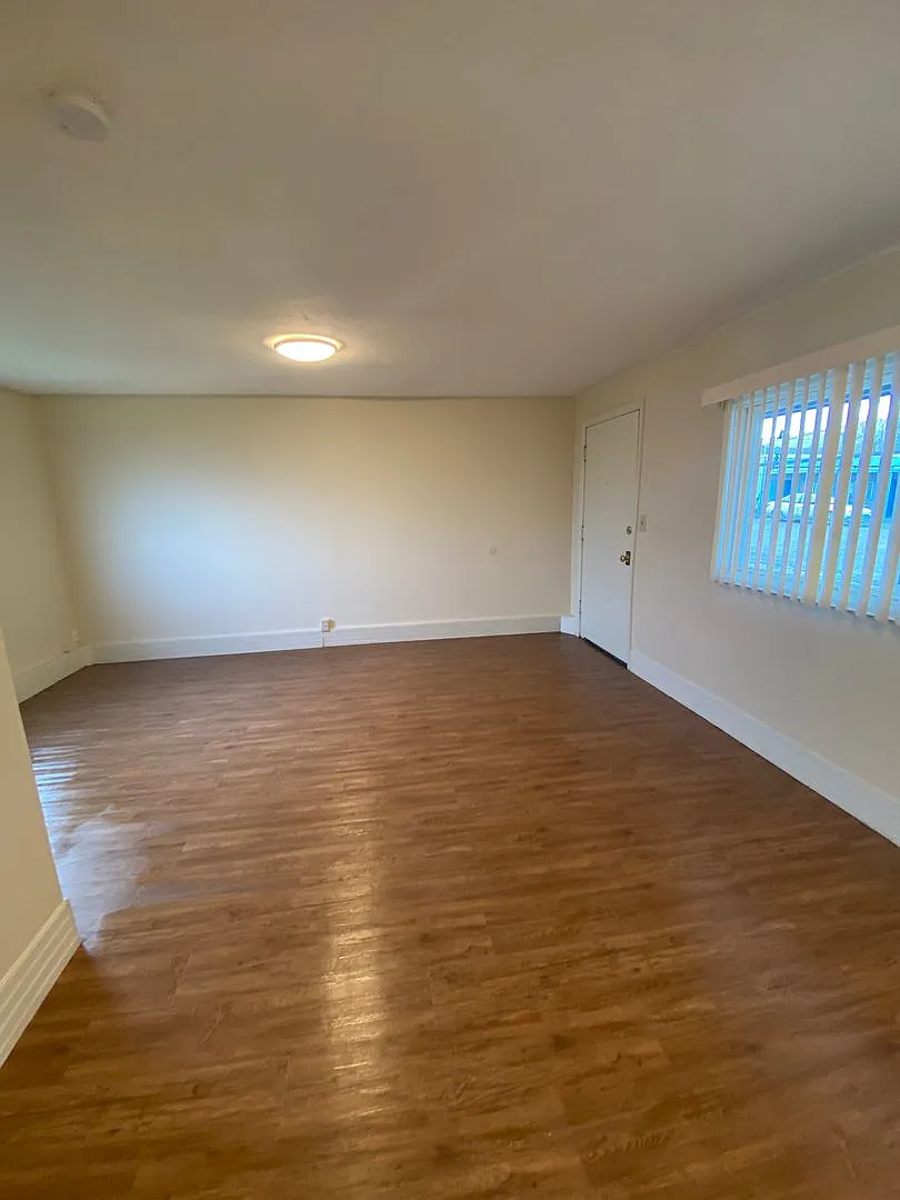 Oregon Trail Apartments — Photo 2
