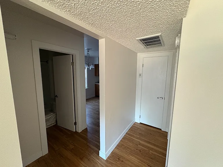 411 E Plum St #1 — Photo 13