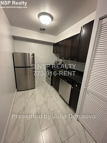 6830 N Sheridan Rd Photo 1