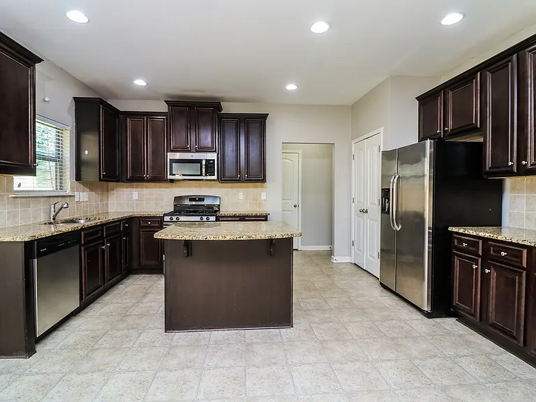 474 Cleburne Pl — Photo 11